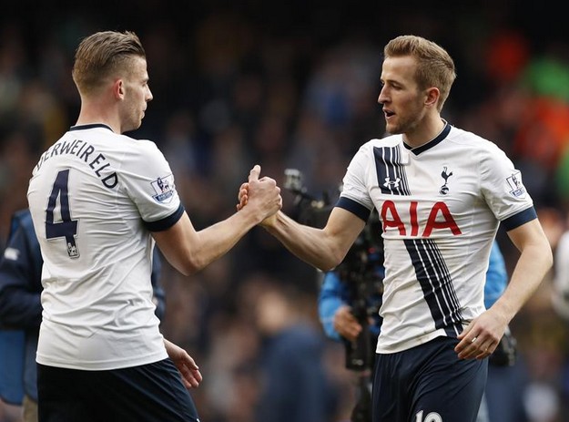 “巴黎圣日耳曼客场2-1逆转欧塞尔，姆巴佩8分钟内梅开二度！大巴黎冠军在望！”